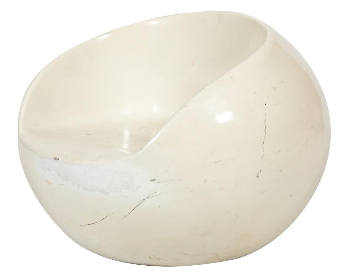 Eero Aarnio Style Ball Chair (1 of 3)