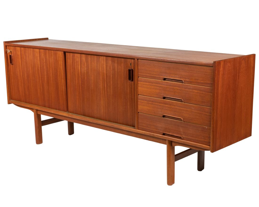 Norwegian Teak Credenza (1 of 5)