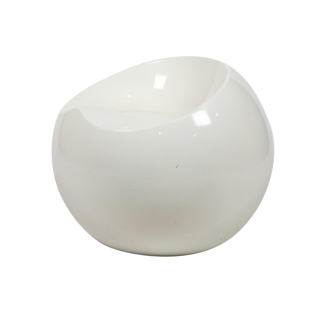 Eero Aarnio Style - Ball Chair (1 of 3)