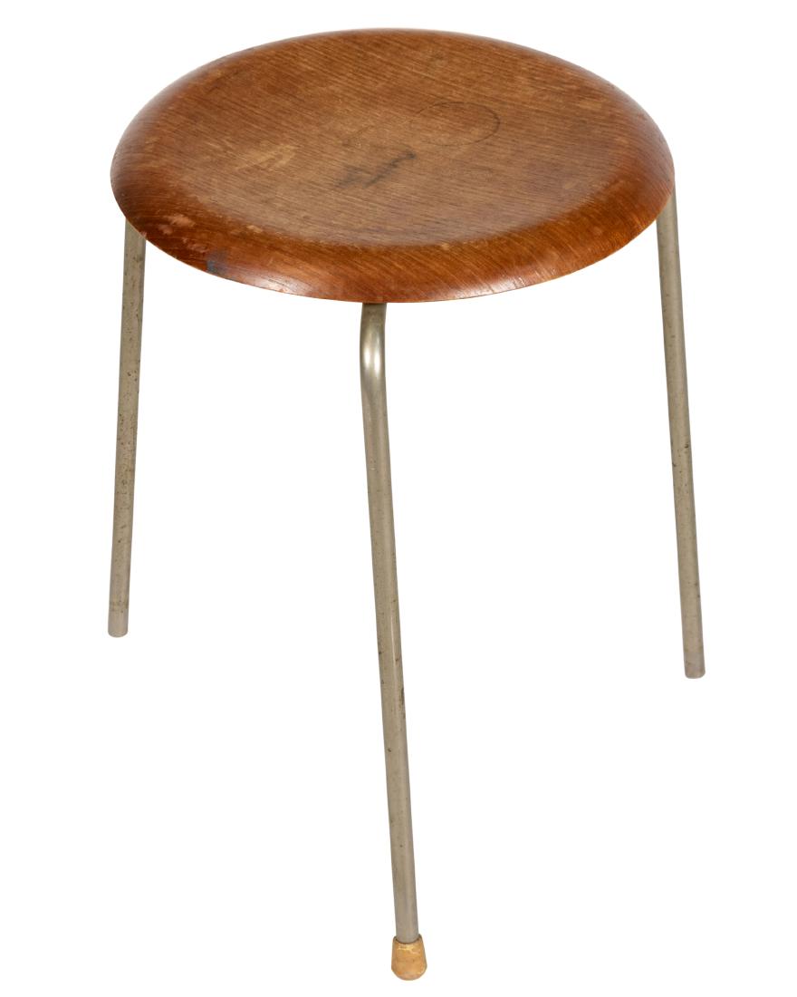 Arne Jacobsen - Fritz Hansen - Dot Stool (1 of 3)