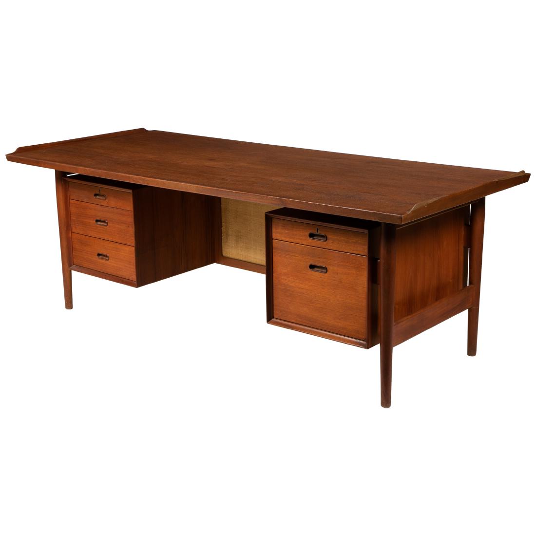 Arne Vodder - Sibast - Executive Desk (1 of 10)