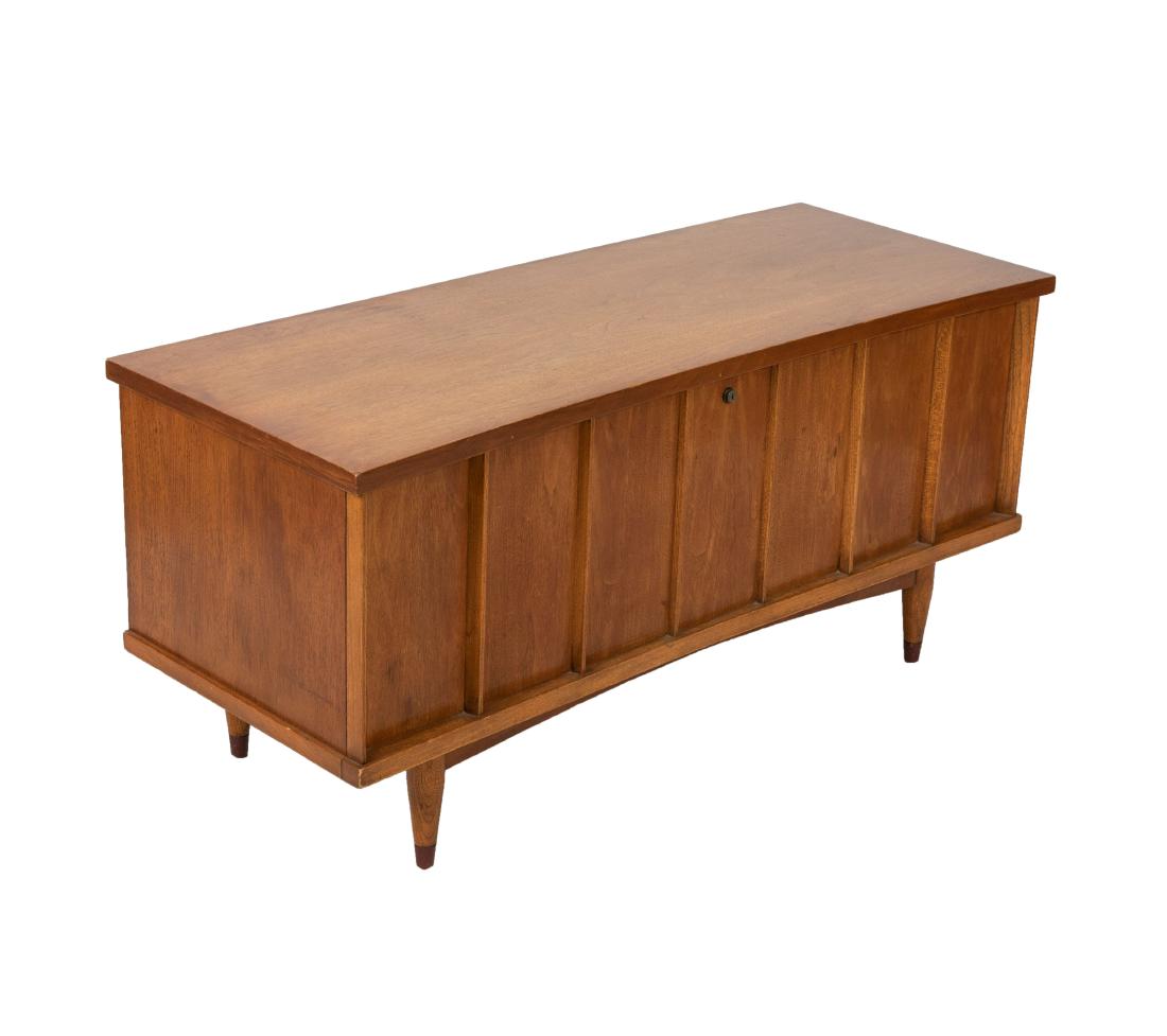 Lane - Cedar Chest: Description - Lane cedar chest Dimensions - 22" x 47.5" x 18.5"