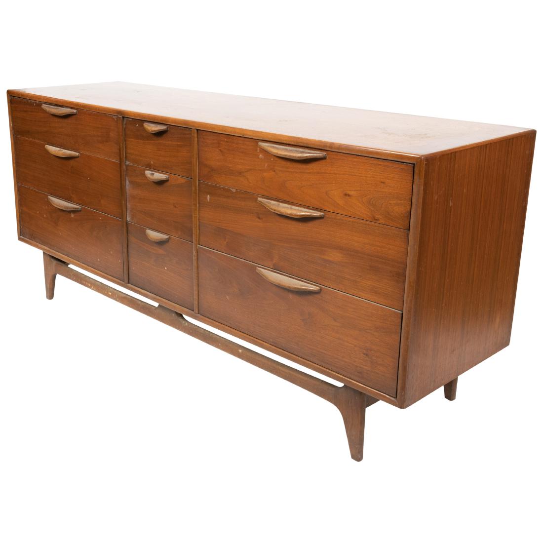 Lane - Acclaim - Dresser/Credenza: Description - Lane Acclaim credenza/dresser Dimensions - 30" x 66" x 19"