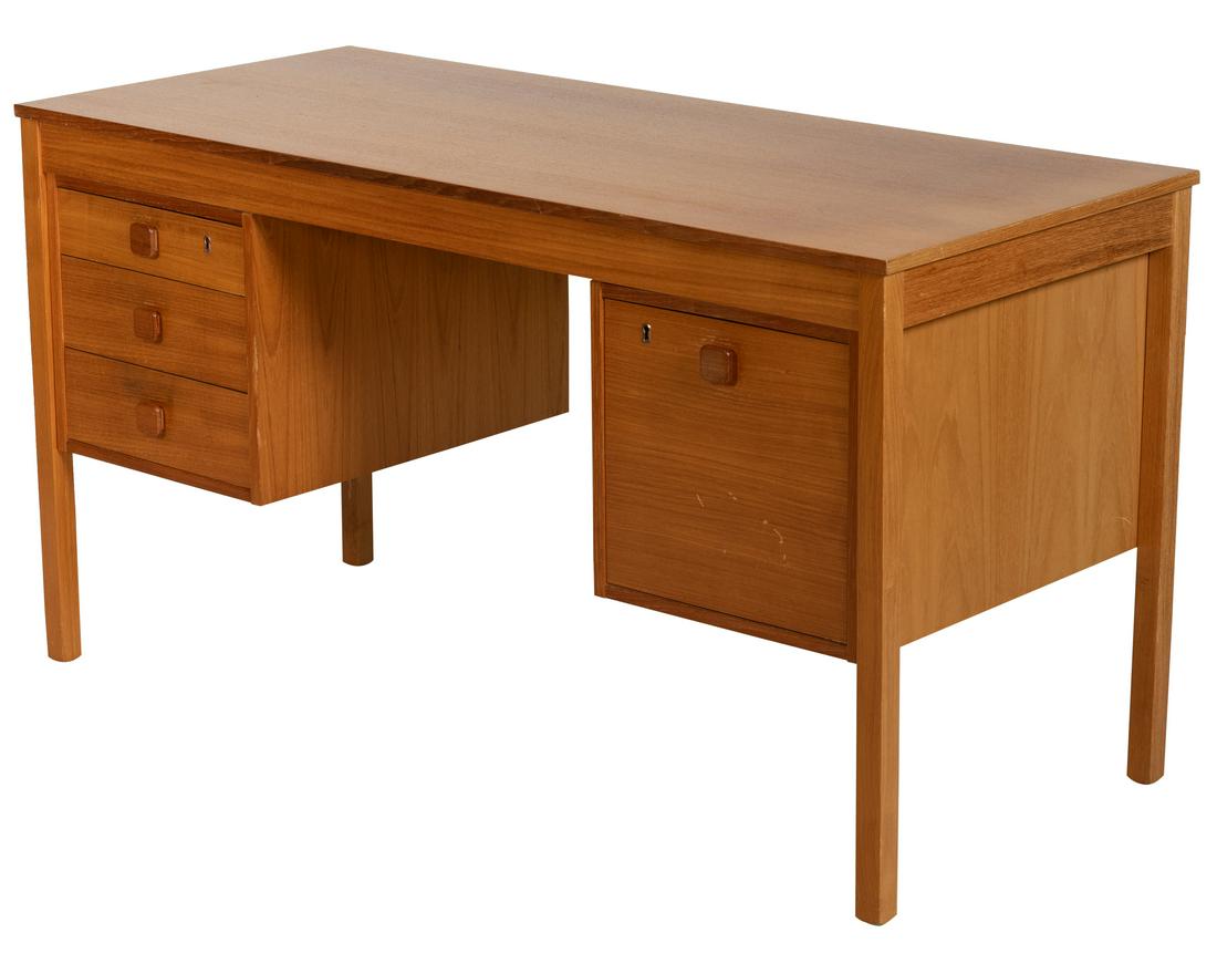 Danish Style Teak Desk Aug 02 2019 Regency Auction House In Nj