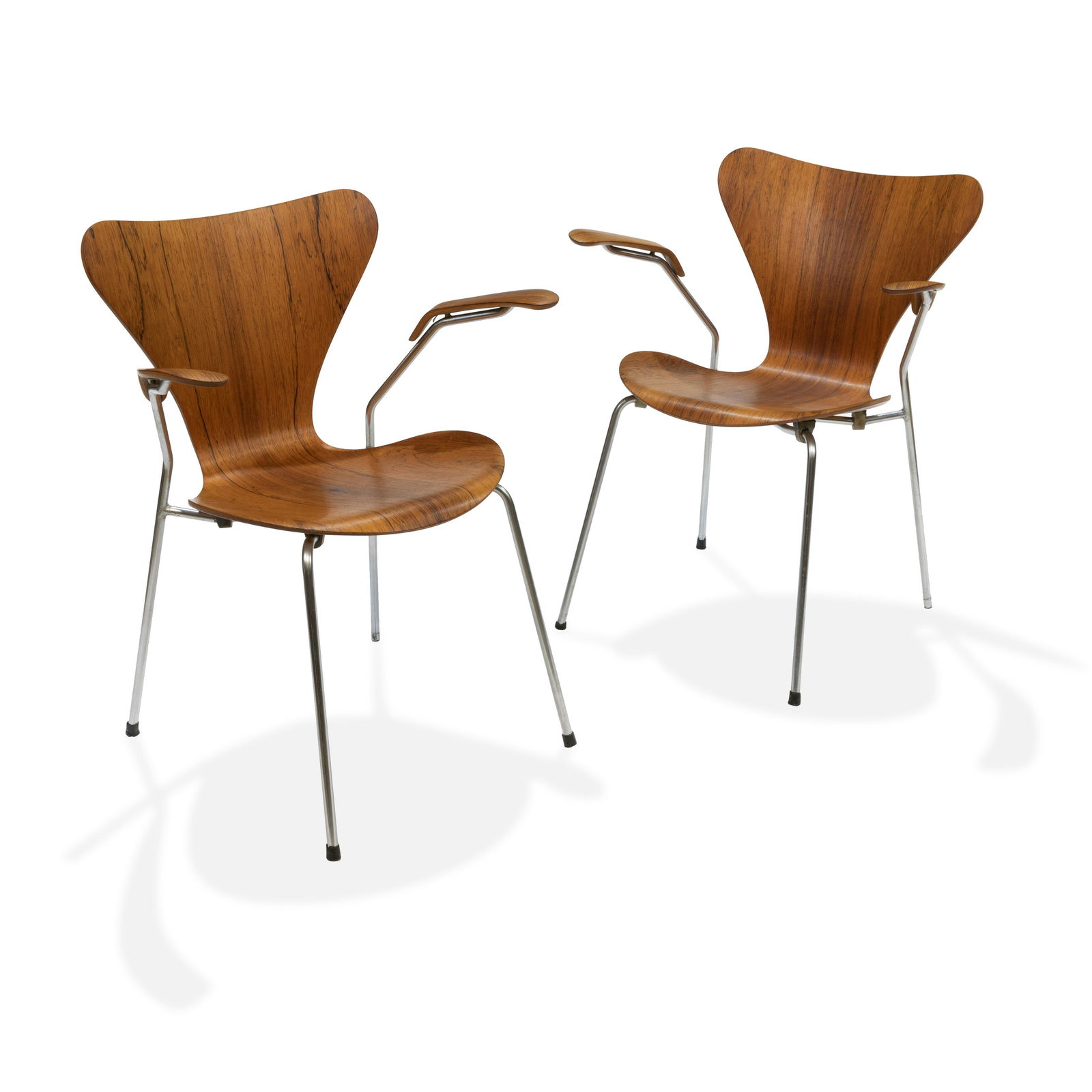 Arne Jacobsen - Fritz Hansen - Series 7 Armchairs (1 of 6)