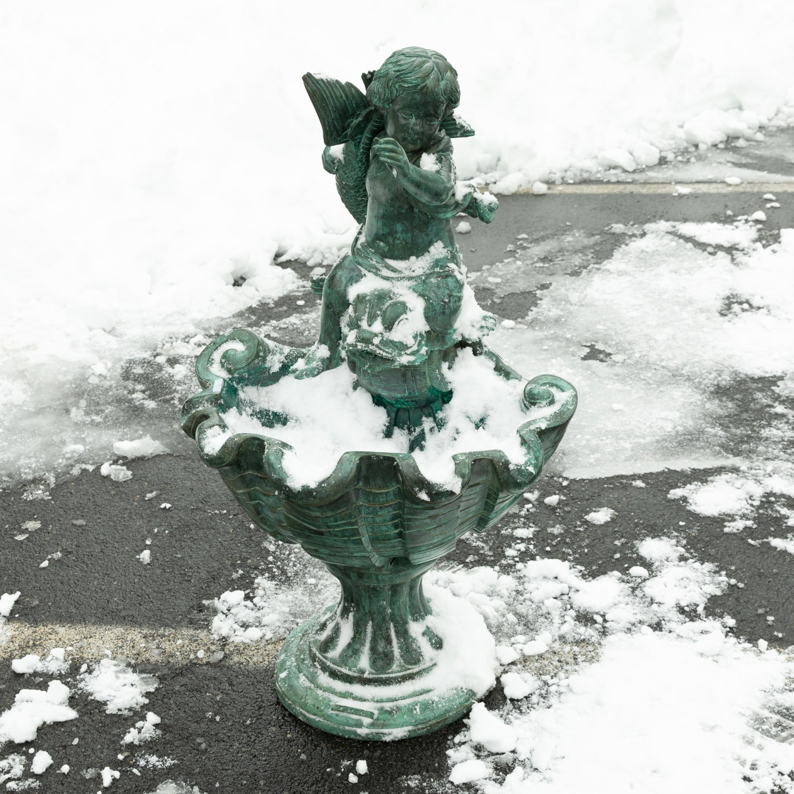 Leonardo Rossi - Bronze Fountain: Description - Leonardo Rossi bronze fountain. Dimensions - 42" x 26" x 24"