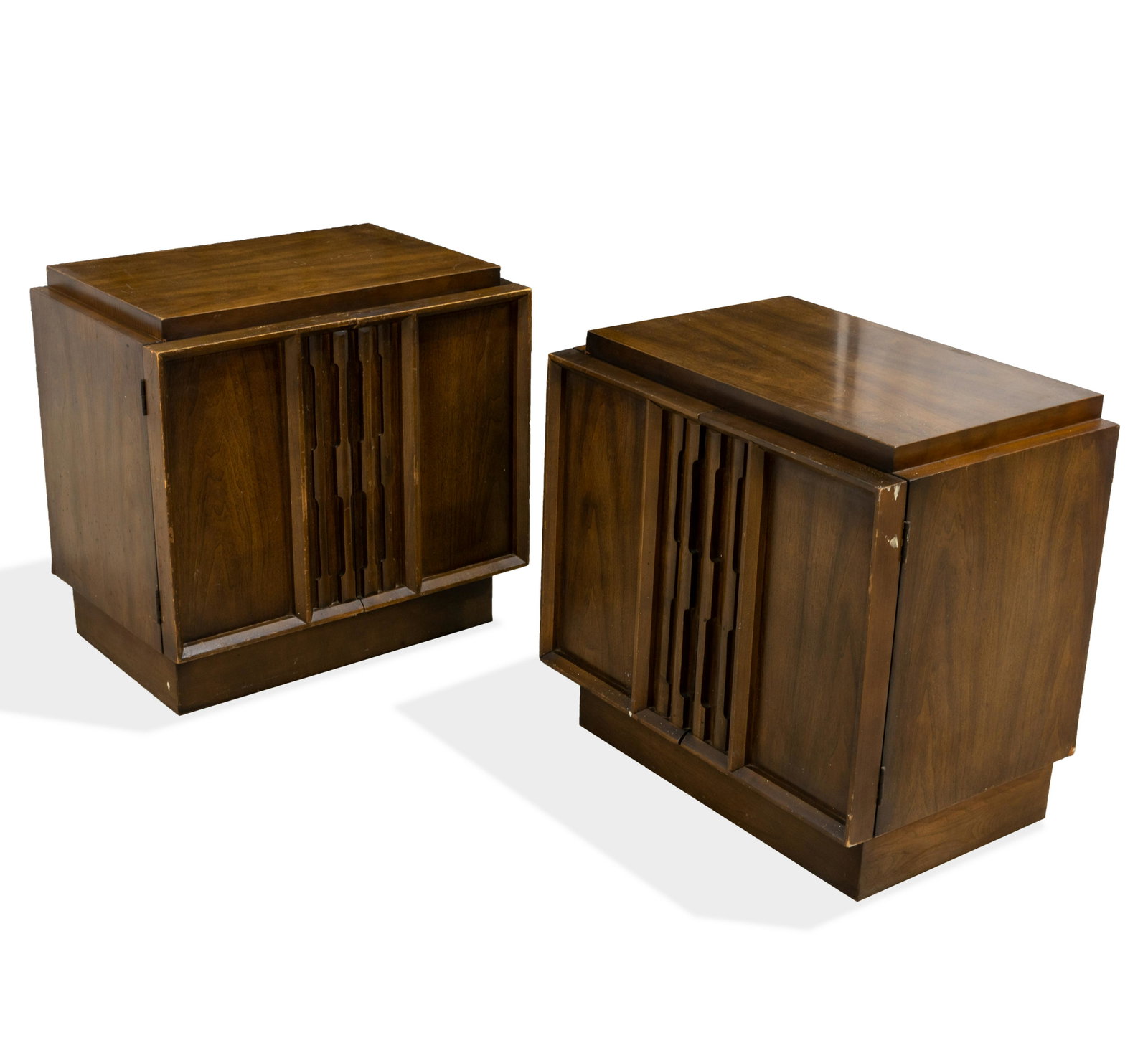 Nightstands: Description - nightstands. Dimensions - 25" x 25.5" x 17"