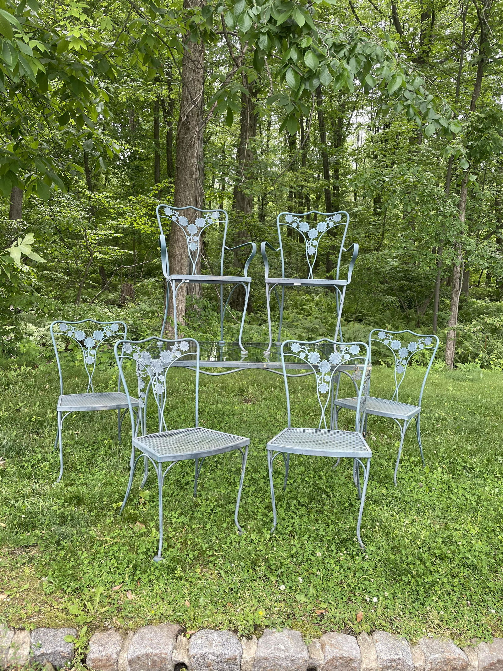 Woodard - Floral Outdoor Set (1 of 2)