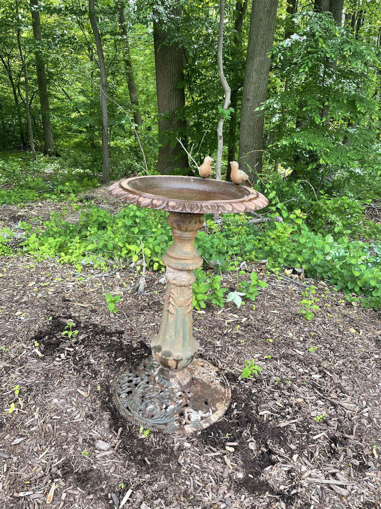 Victorian Style Cast Iron Bird Bath Jun 26, 2021 Regency Auction