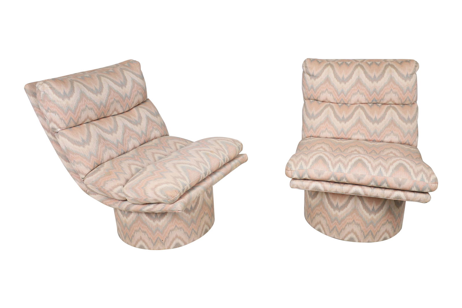 Pace (Attr.) - Swivel Lounge Chairs (1 of 4)