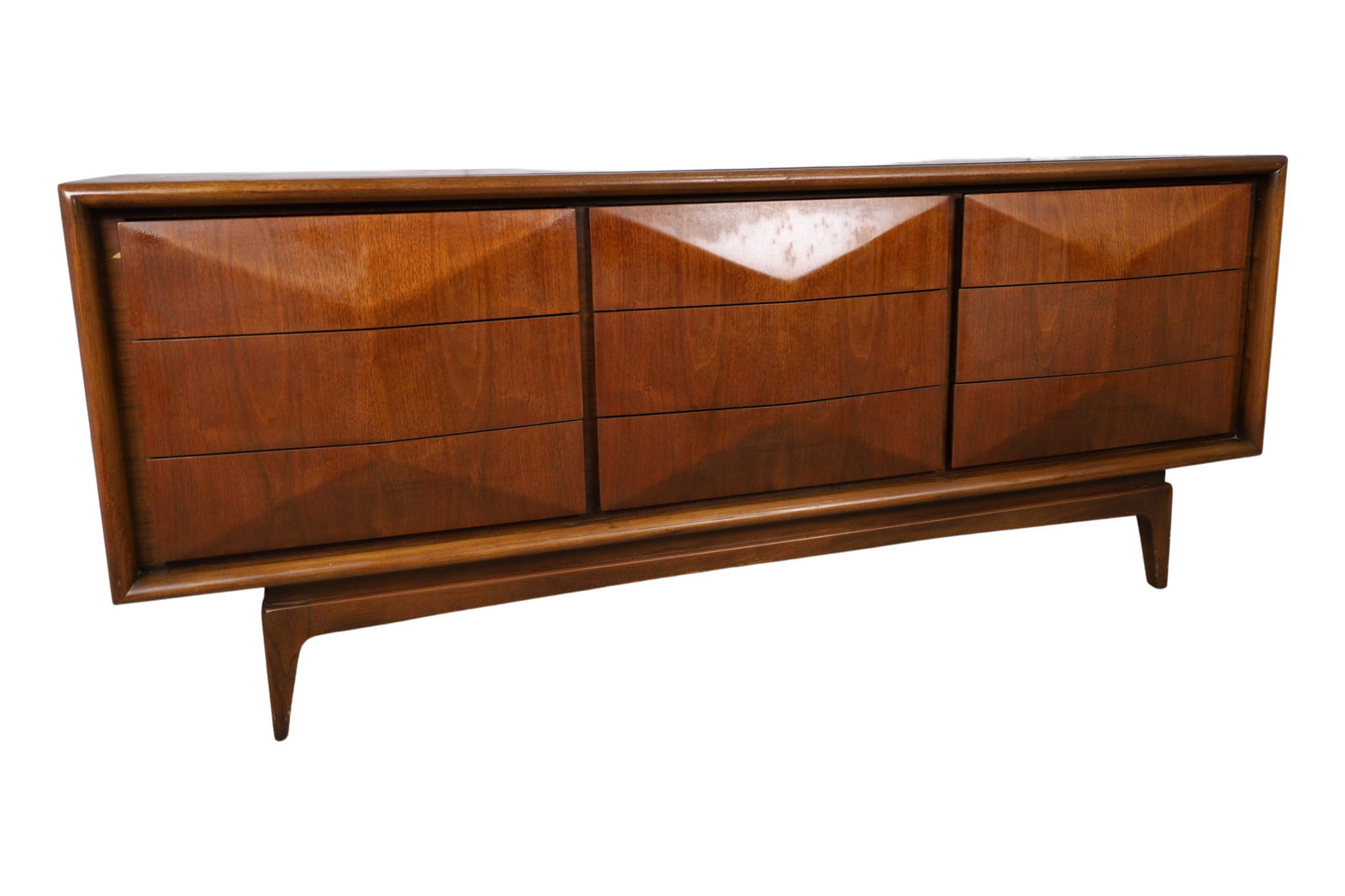 United Furniture Co. - Diamond Face Long Dresser (1 of 4)