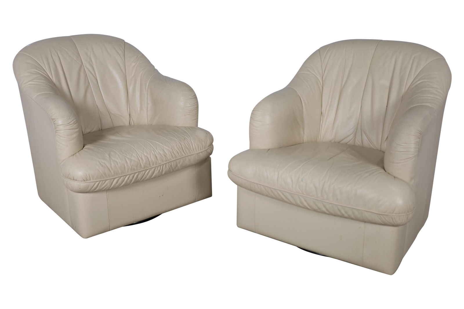 Natuzzi - Leather Swivel Chairs - Pair (1 of 6)
