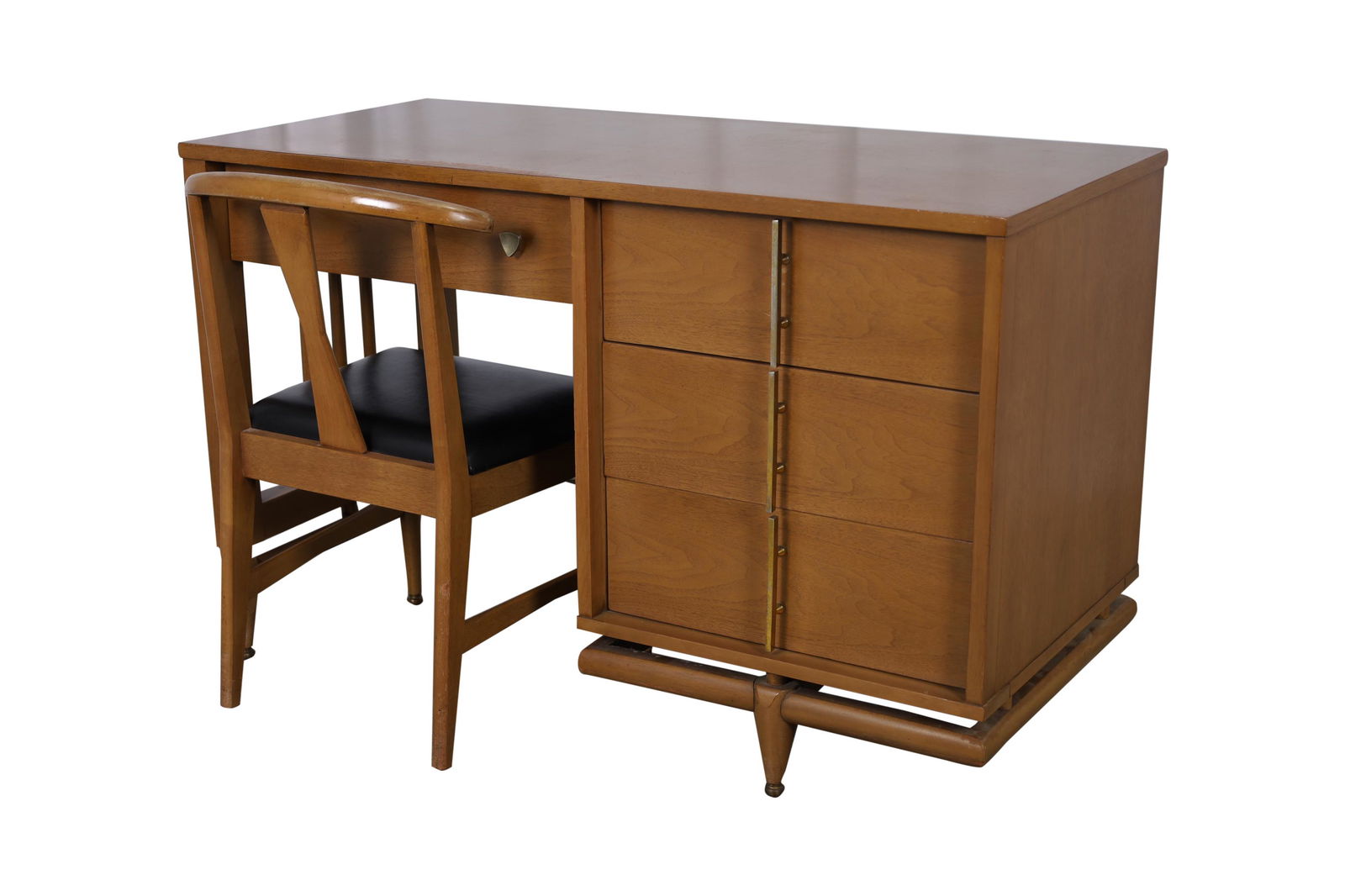 Kent Coffey - The Sequence Desk and Chair (1 of 7)