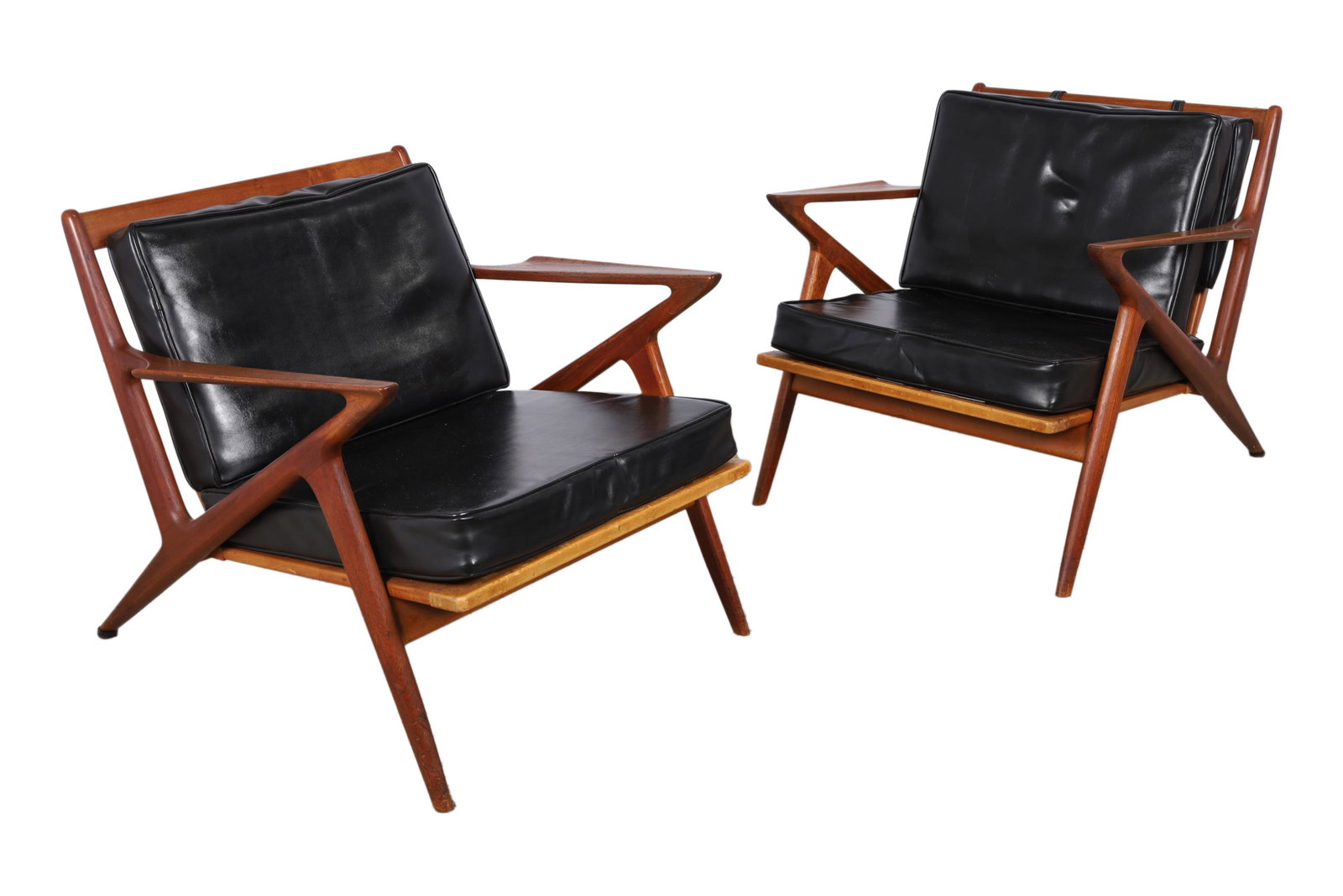 Poul Jensen - Selig Z Lounge Chairs - Pair: Poul Jensen Selig Z Lounge Chairs, Pair with vinyl cushions(one with double back cushion). Dimensions 27x30x34