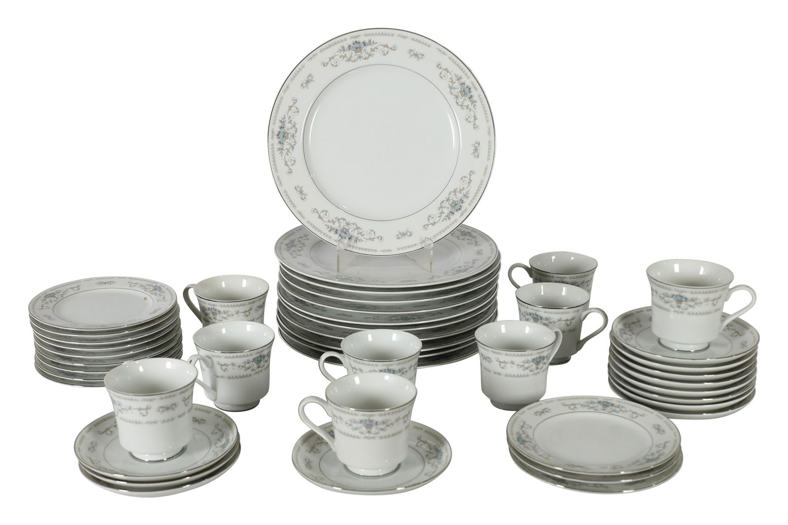 Wade Diane Fine Porcelain China Set - 44 Pieces (1 of 6)