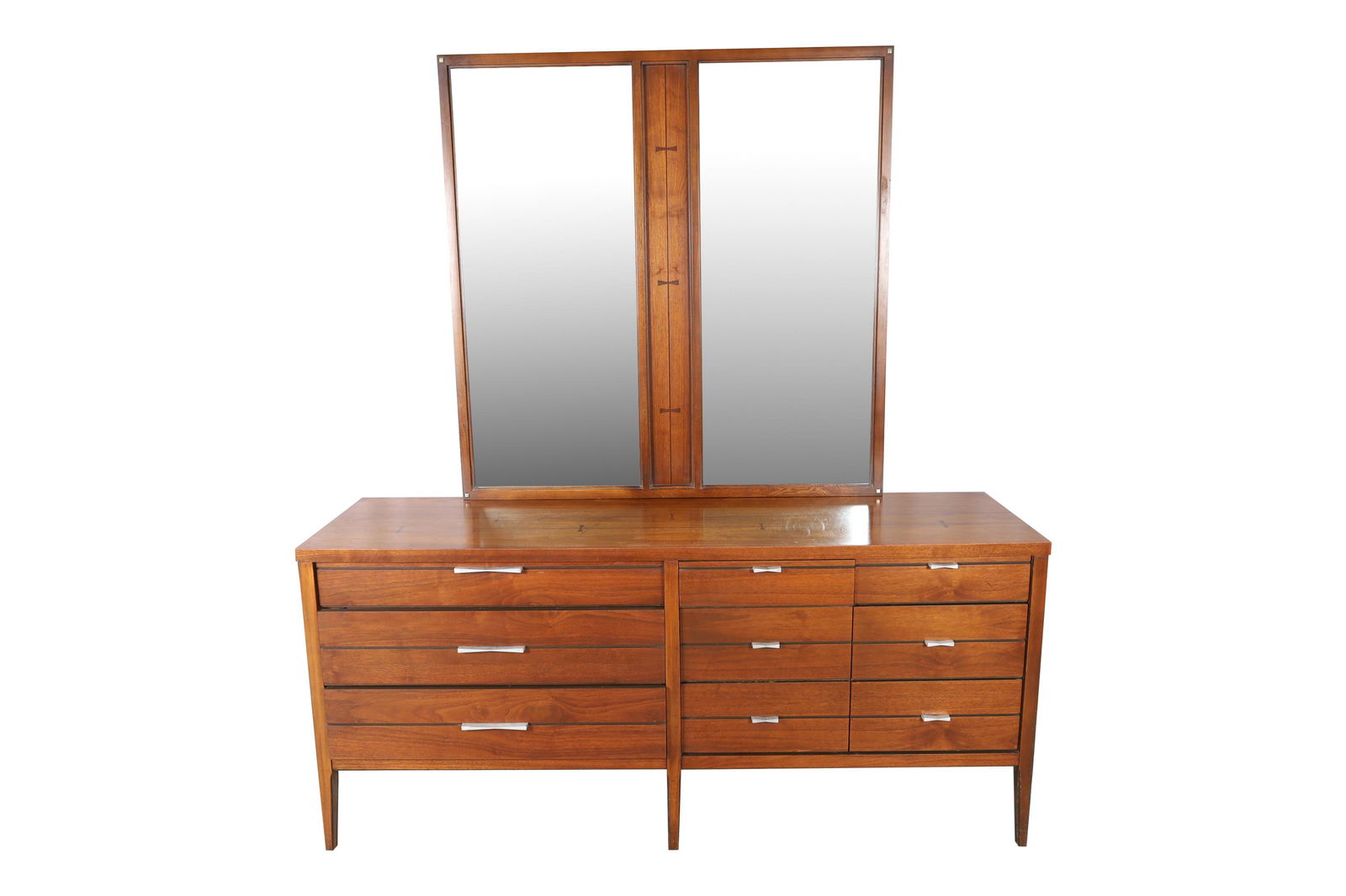 Lane - Tuxedo Long Dresser and Mirror (1 of 7)