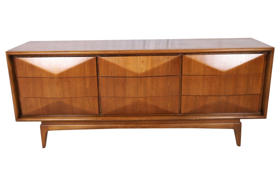United - Diamond Front Long Dresser (1 of 5)