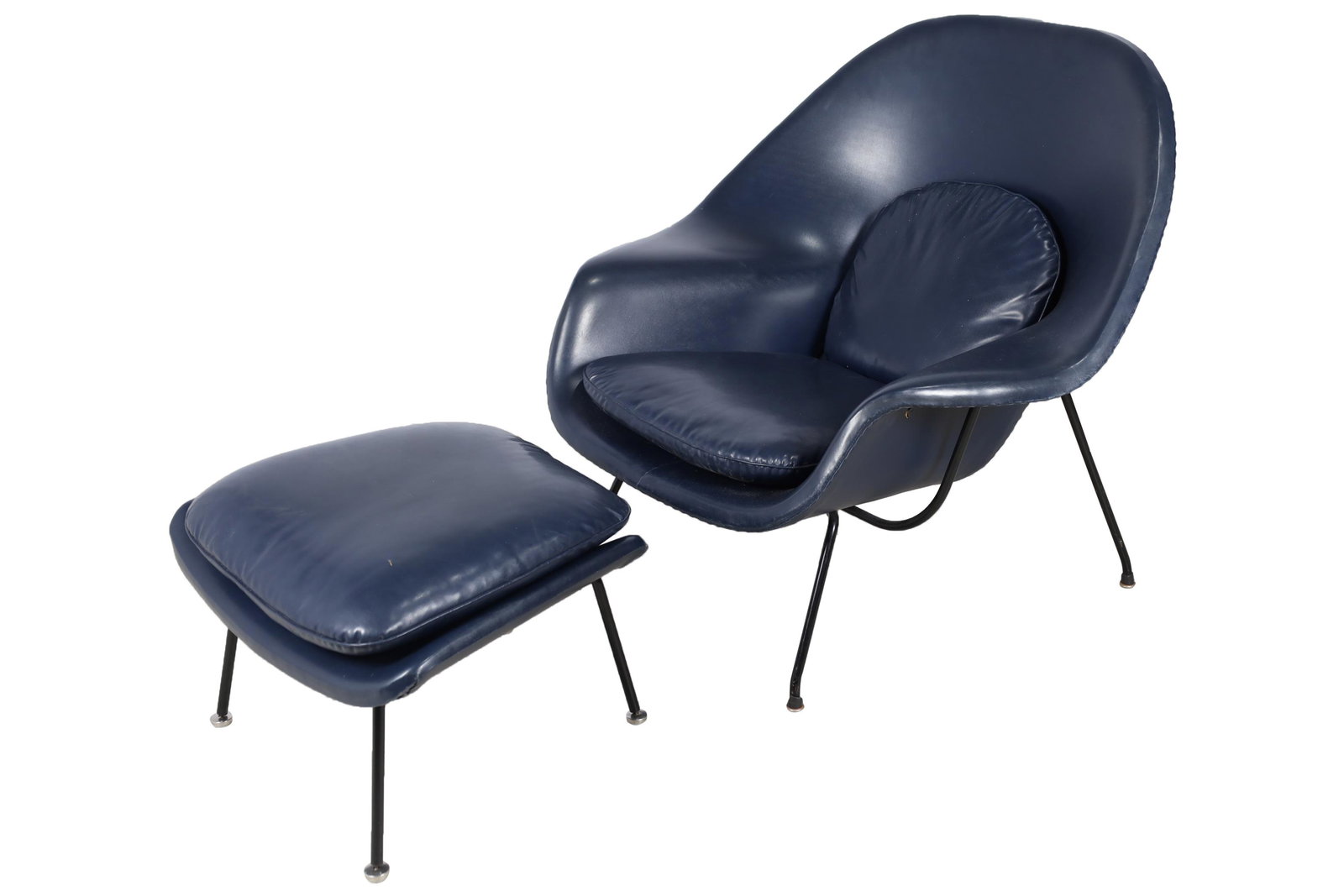 Eero Saarinen - Womb Chair and Ottoman: Eero Saarinen - Womb Chair and Ottoman. Dimensions 35.5x39.5x31.5