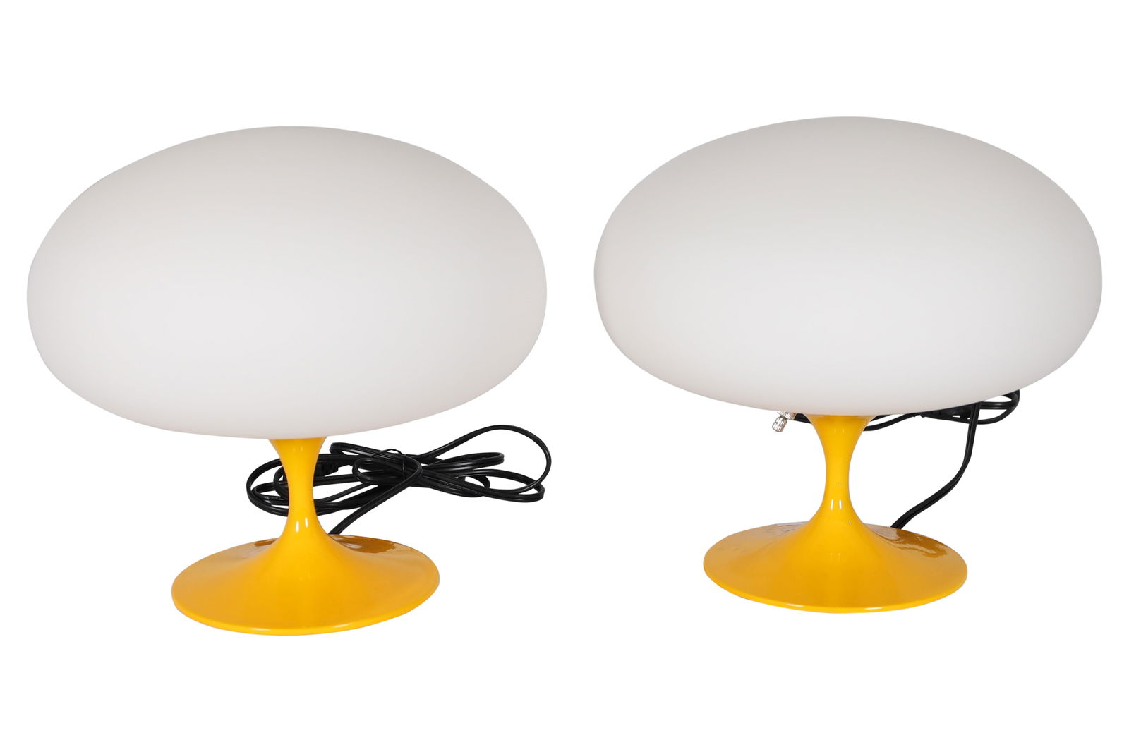 Laurel Lamps - Pair (1 of 3)