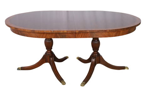 Henkel Harris - Dining Table: Henkel Harris - Dining Table with 4 leaves. Dimensions 30x66x44