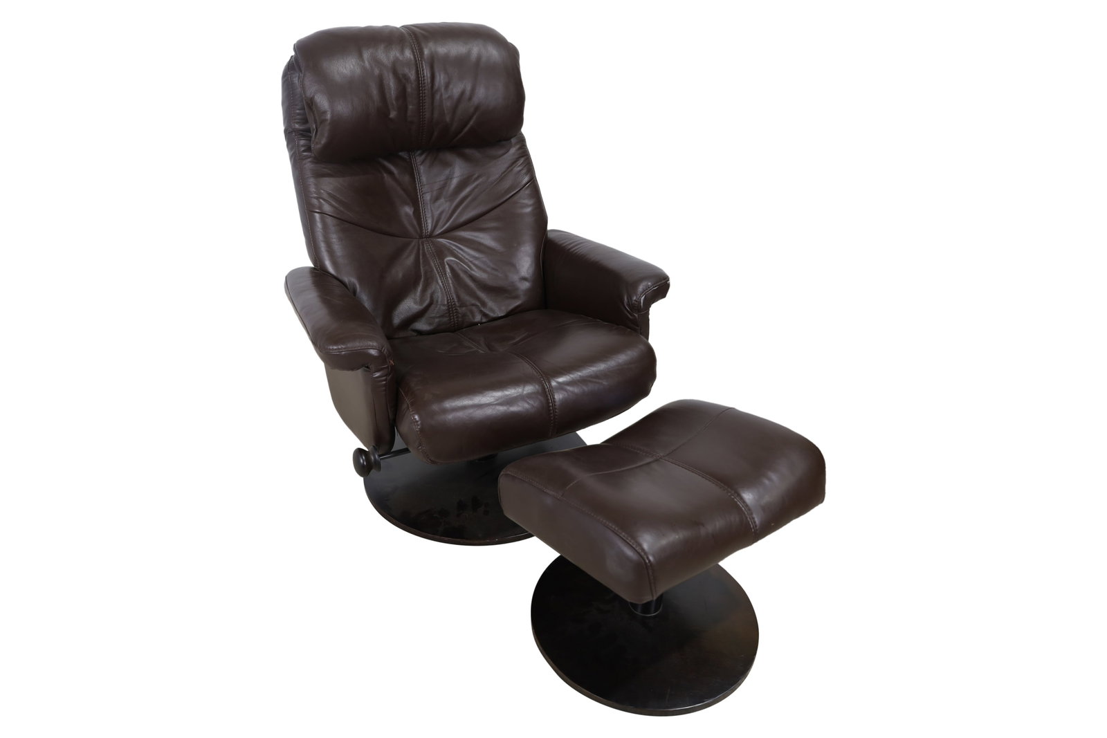 Stressless Style Chair and Ottoman: Stressless Style Chair and Ottoman. Dimensions 40x21x7