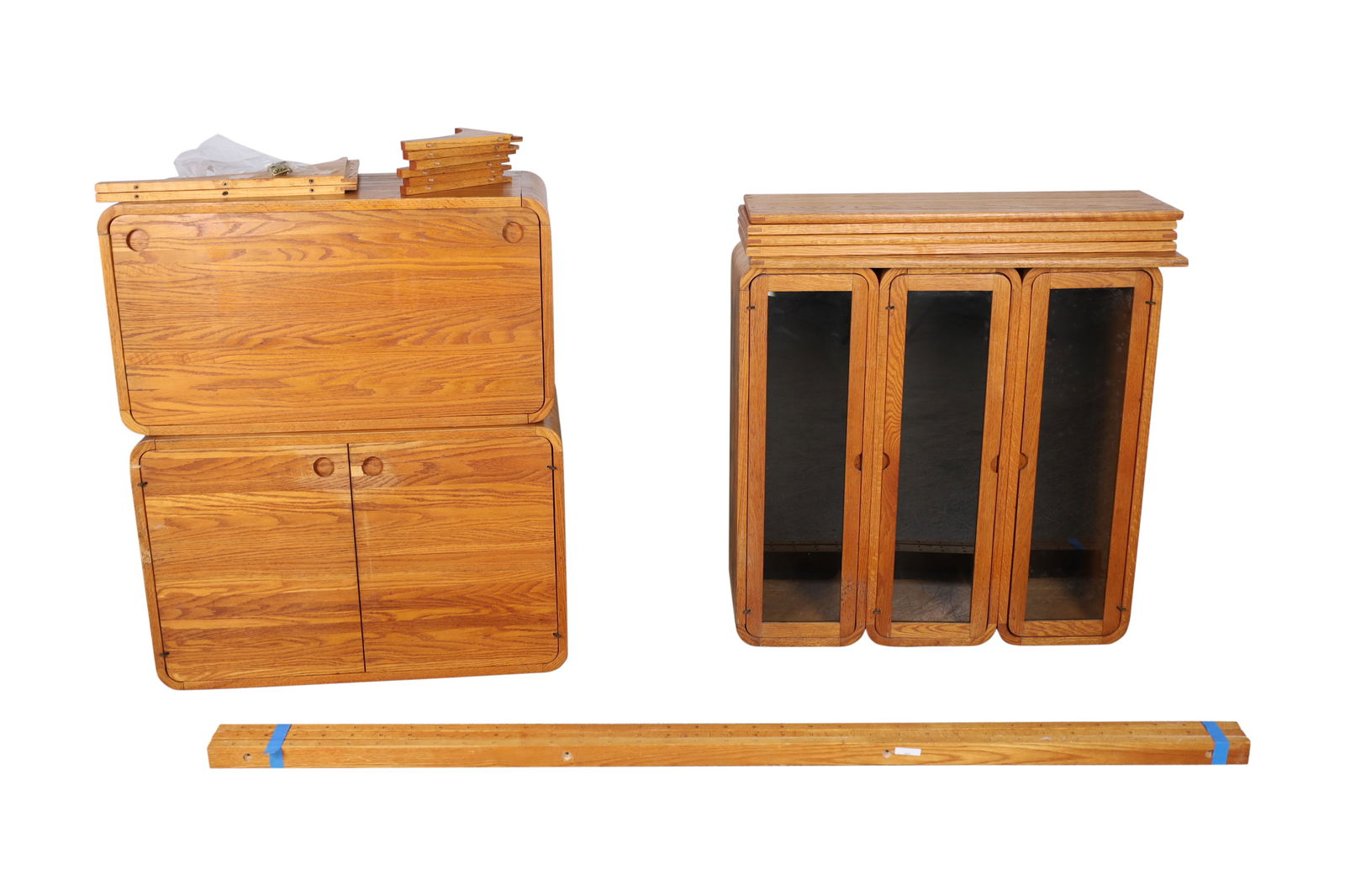 Mid Century Oak Shelving Unit (1 of 4)