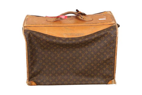 Louis Vuitton - Garment Bag: Louis Vuitton - Garment Bag. Dimensions 17x23x16