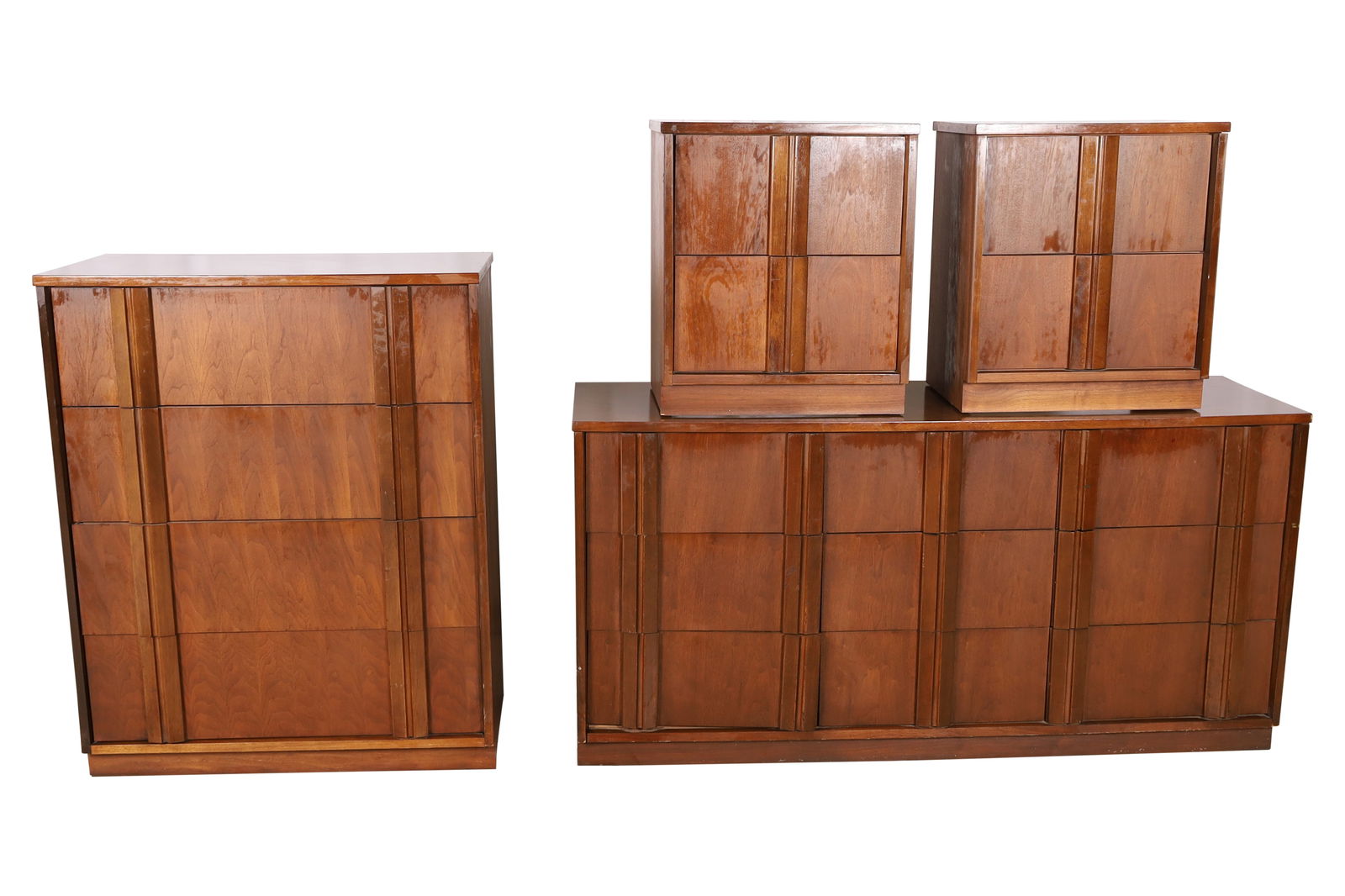 Bassett - 4 Piece Bedroom Set (1 of 5)