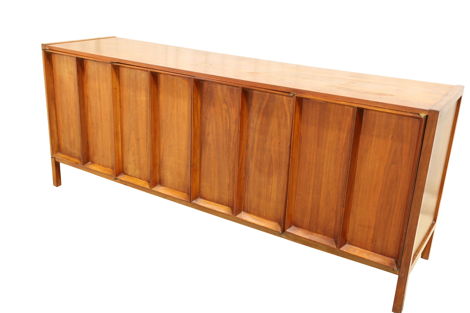 Mid Century Walnut Sculpted Credenza (1 of 12)