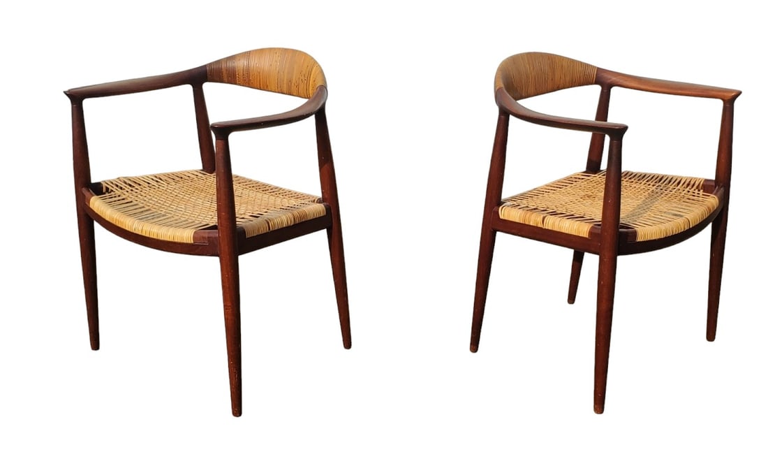 Hans Wegner - Johannes Hansen - "The Chair" - Pair (1 of 14)