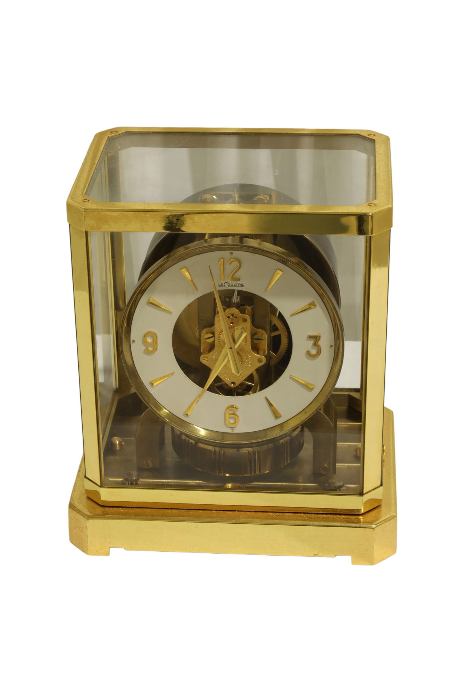 Le Coutre - Atomos Clock: A Le Coutre Atomos clock Dimensions:9.5x7.5x5.5