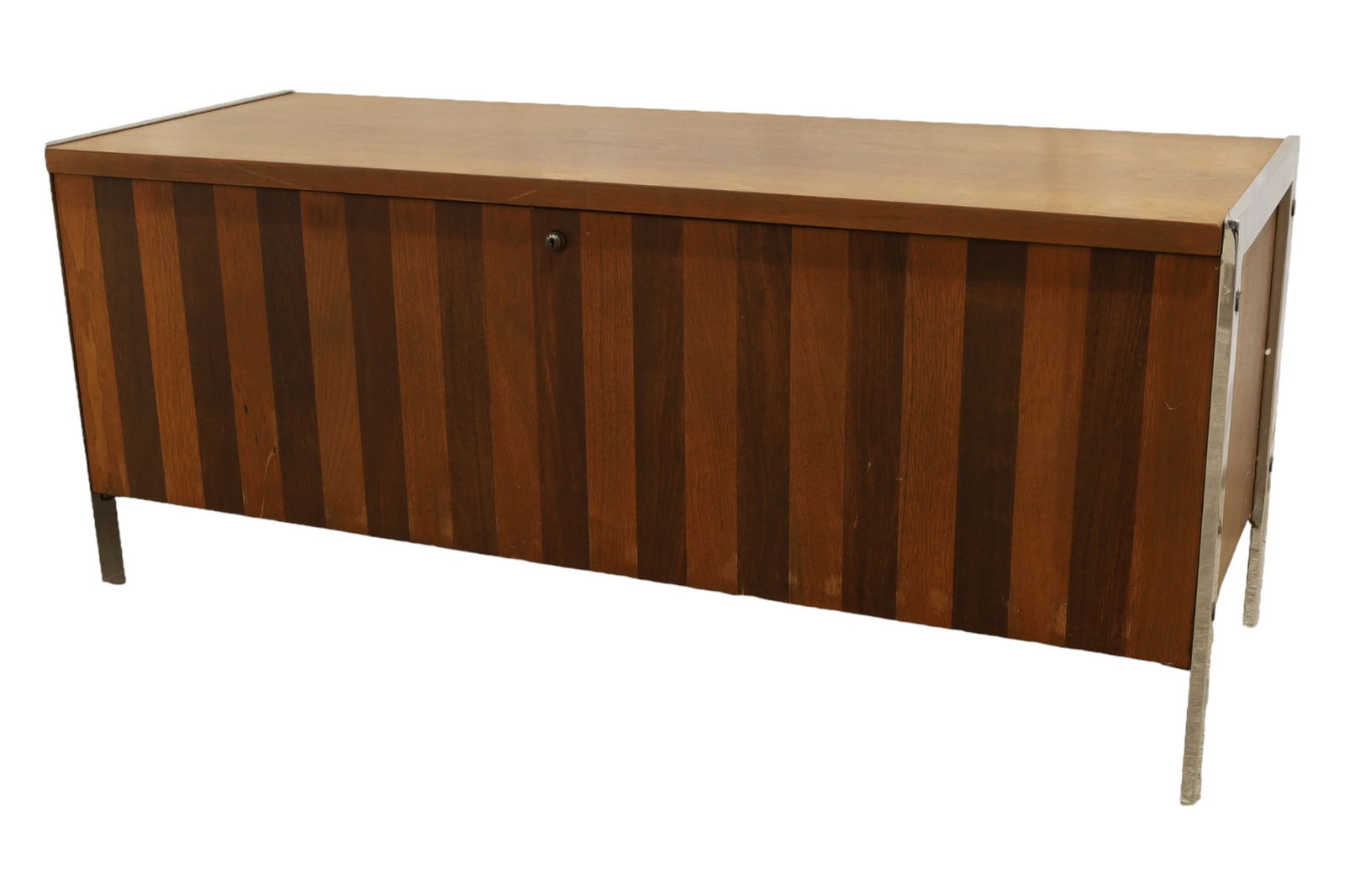 Mid Century Lane Blanket Chest (1 of 10)