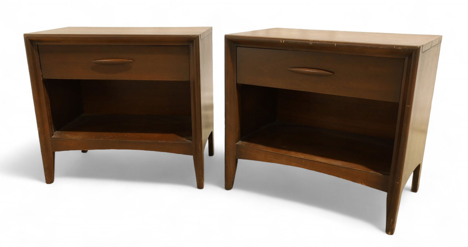 Broyhill Emphasis End Stands - Pair (1 of 9)