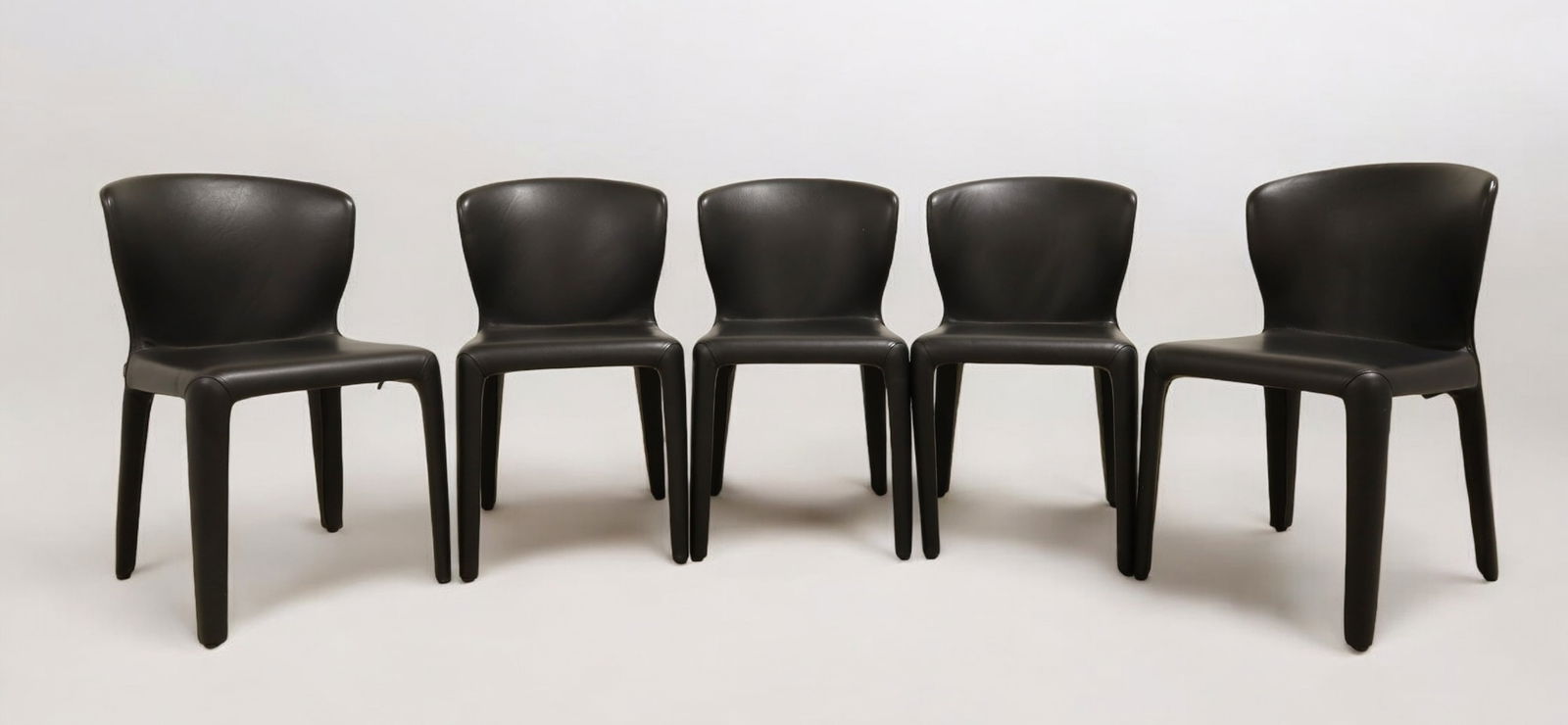 Cassina Hola Chairs - 5: A set of 5 Cassina black leather Hola chairs Dimensions:31x17x18