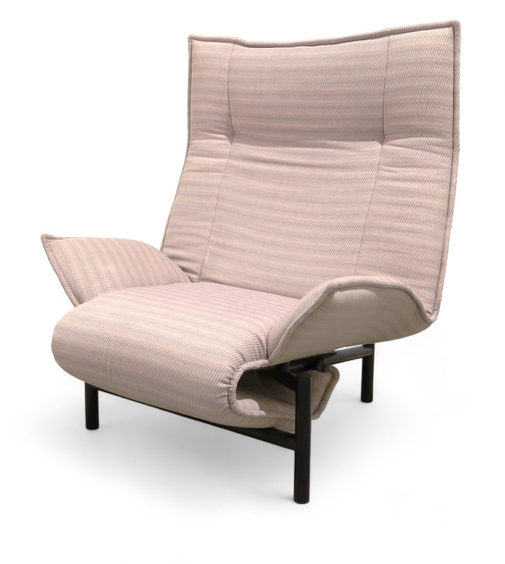 Vico Magistretti The Veranda Chair: A Vico Magistretti for Cassina "The Veranda" reclining lounge chair Dimensions:44x35x33
