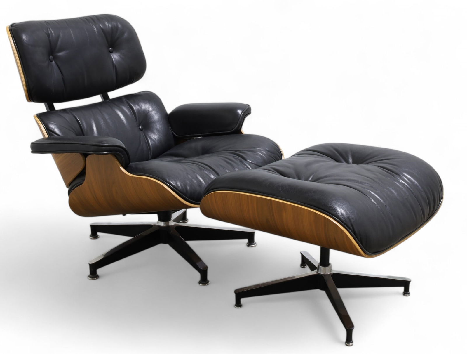 Charles Eames - Herman Miller 670 Lounge Chair (1 of 18)
