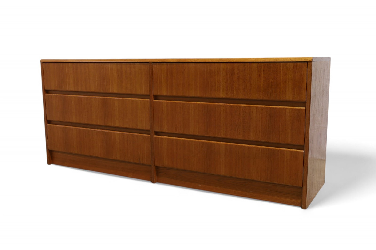 Six Drawer Teak Dresser: A 6 drawer teak dresser Dimensions:28x67x18