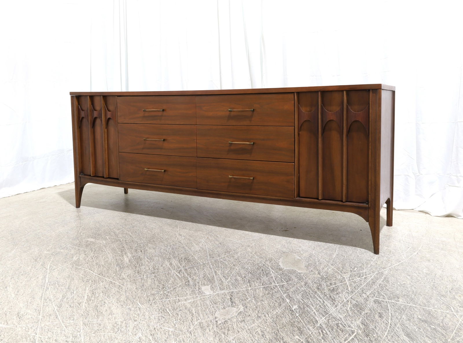 Kent Coffey Perspecta Long Dresser & Mirror (1 of 19)