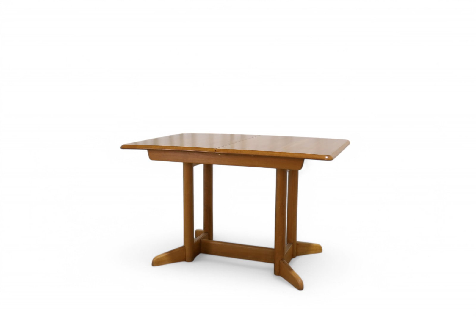 Teak Dining Table: A teak dining table with 1 17.5" leaf Dimensions:29x47x32
