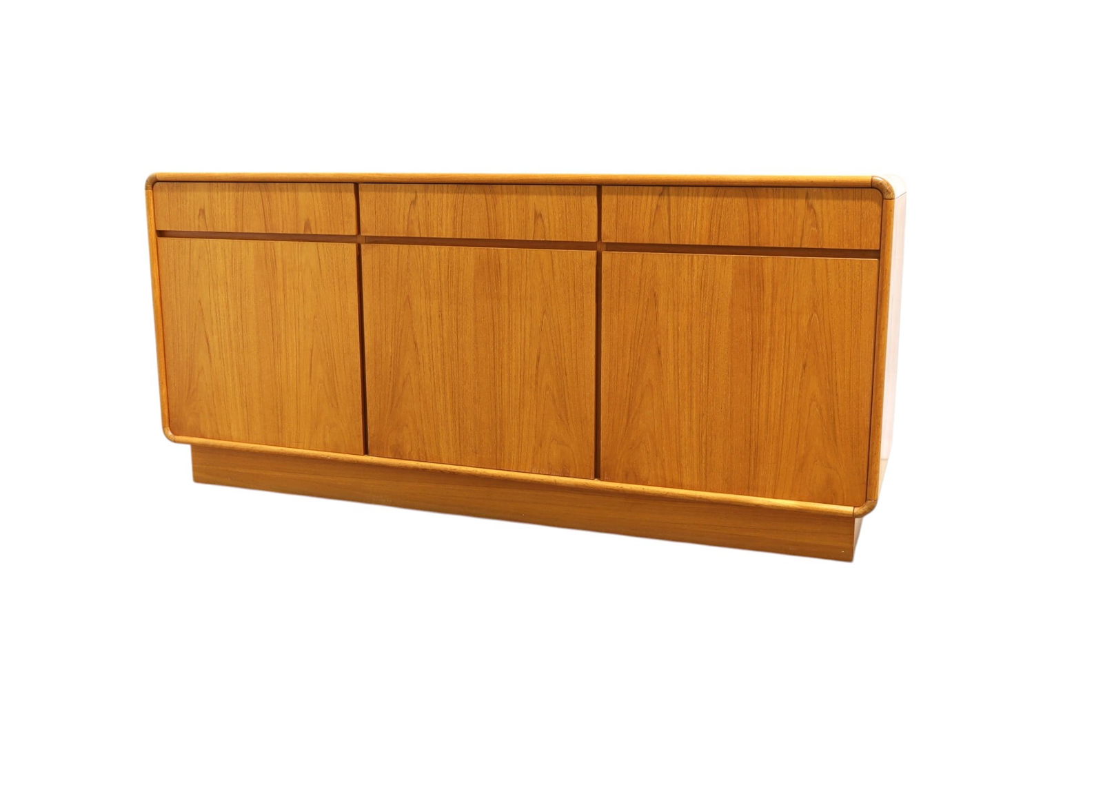 Teak 3 Door Credenza: A teak credenza with 3 doors and 3 drawers Dimensions:32.5x71x20