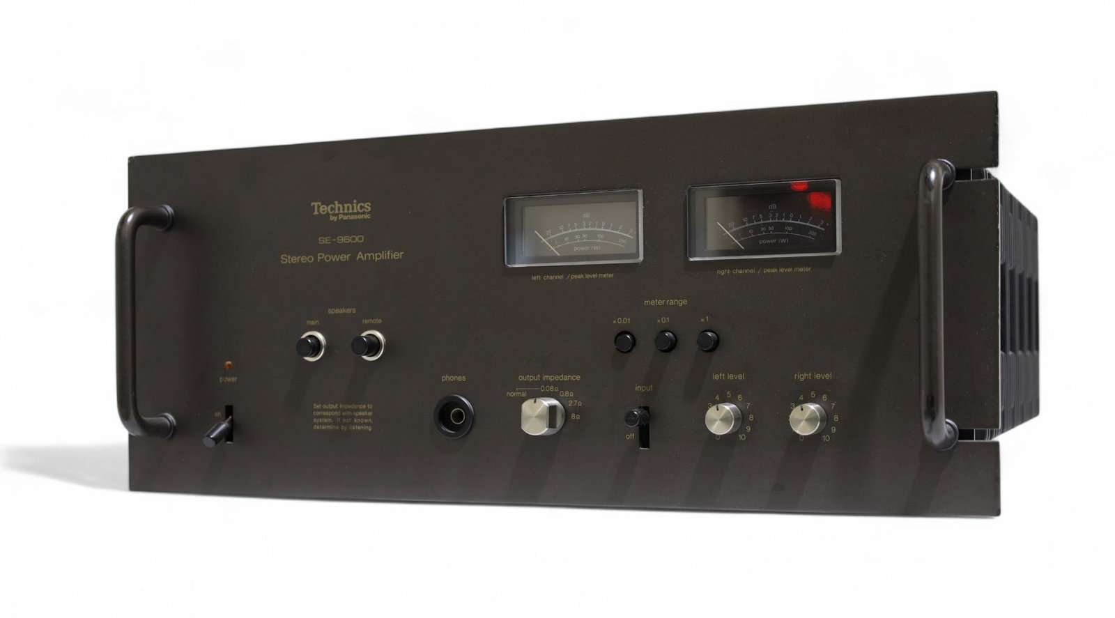 Technics SE 9600 Amplifier (1 of 2)