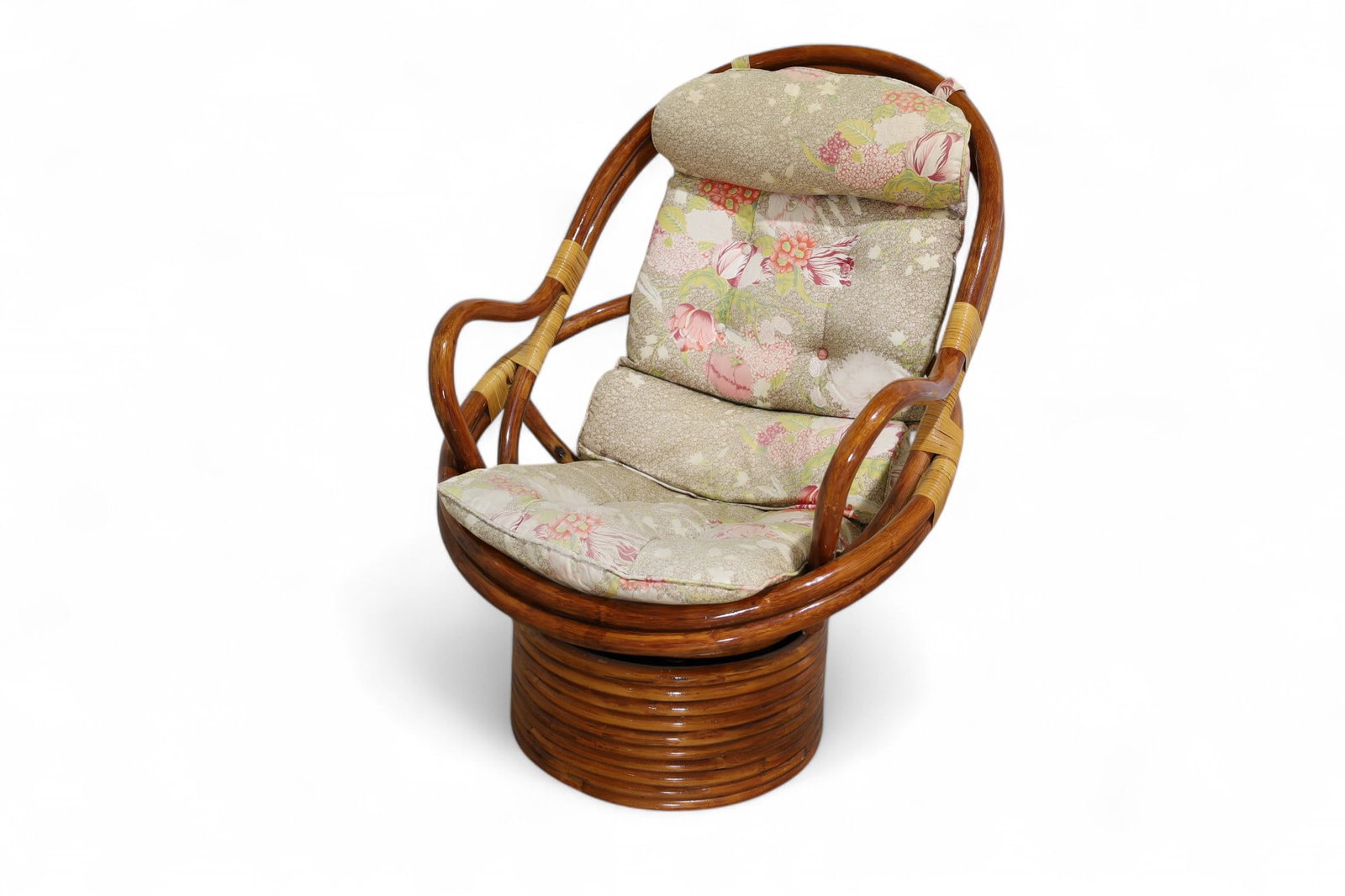 Rattan Tilt & Swivel Chair: A rattan tilt and swivel chair Dimensions:39x31x34