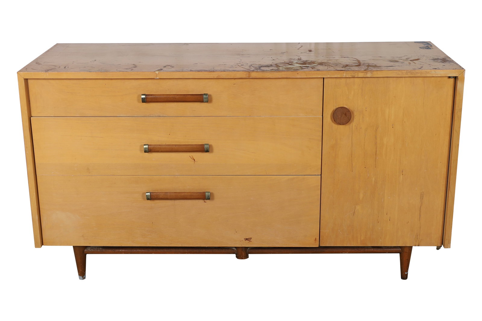 Merton Gershun Credenza: Merton Gershun for American of Martinsville Credenza. Dimensions 30x54x19