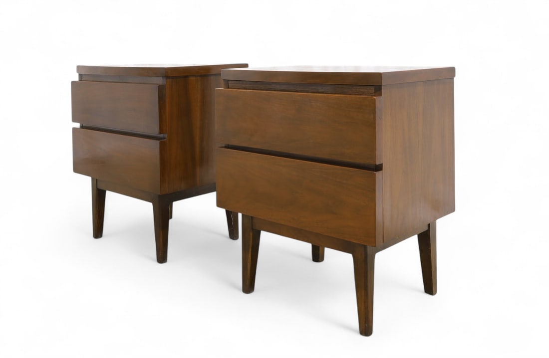American of Martinsville End Stands- Pair: A pair of American of Martinsville 2 drawer end stands Dimensions:26x22x16