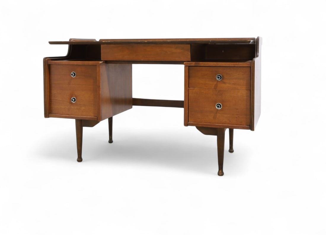 Hooker Mainline Desk (1 of 13)