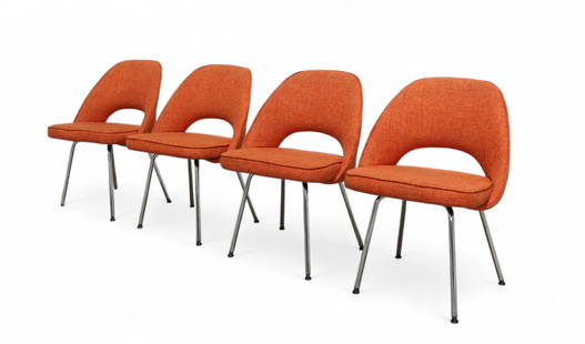 Eero Saarinen Style Chairs - 4: A set of 4 Eero Saarinen style chairs Dimensions:31x23x21