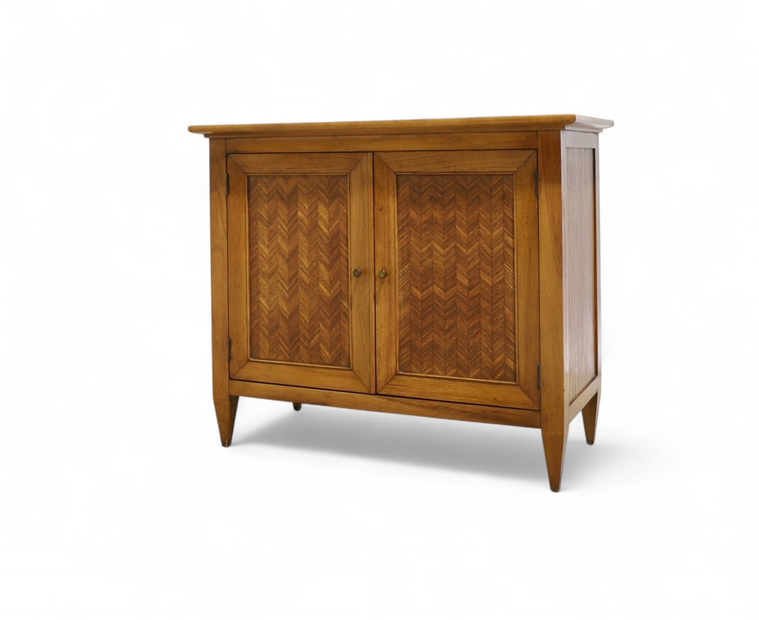 Tomlinson Sophisticate Server: A Tomlinson Sophisticate Server Dimensions:32x38x18.5