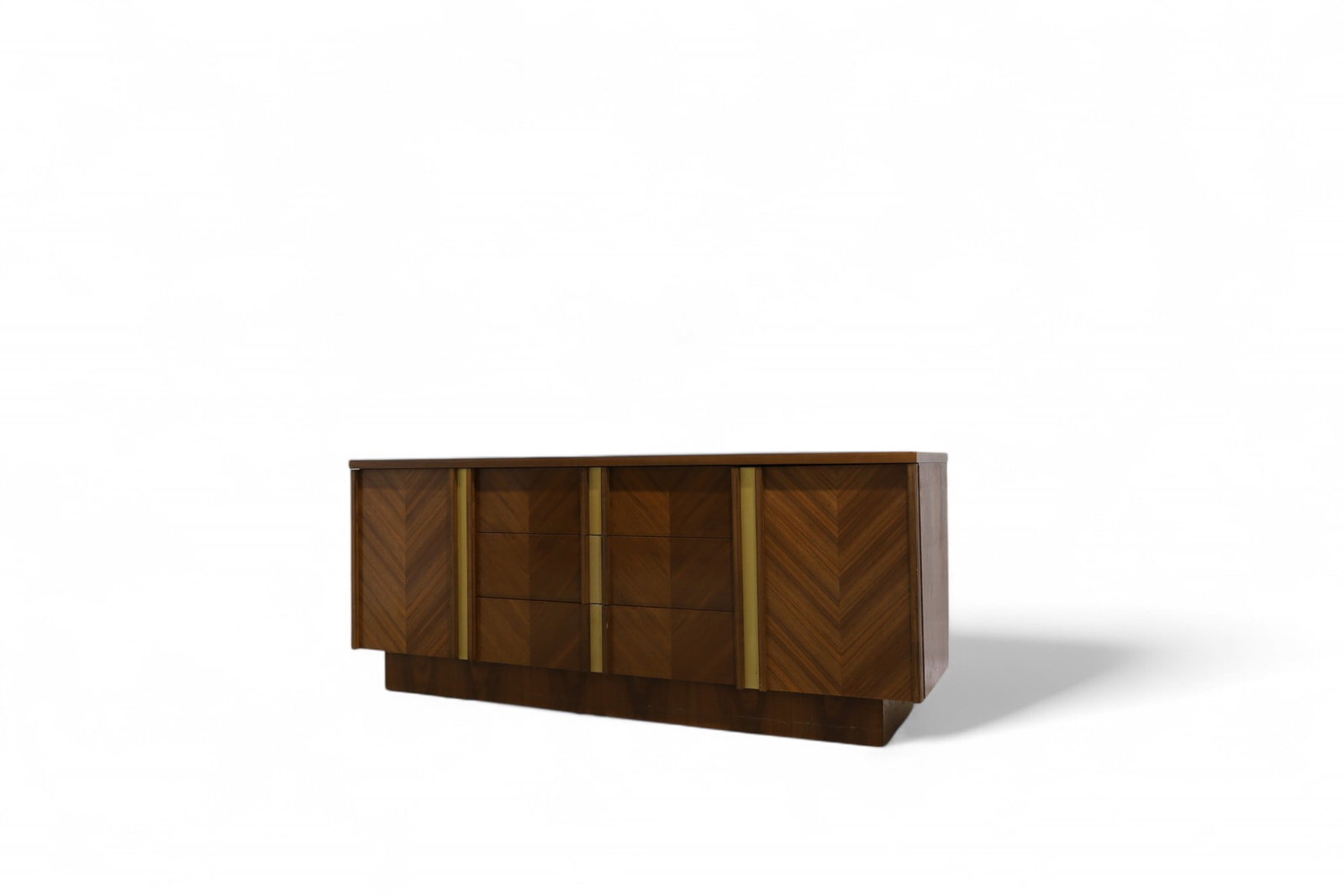 Walnut Mid Century Dresser: A walnut mid century modern long dresser Dimensions:31x74.5x20