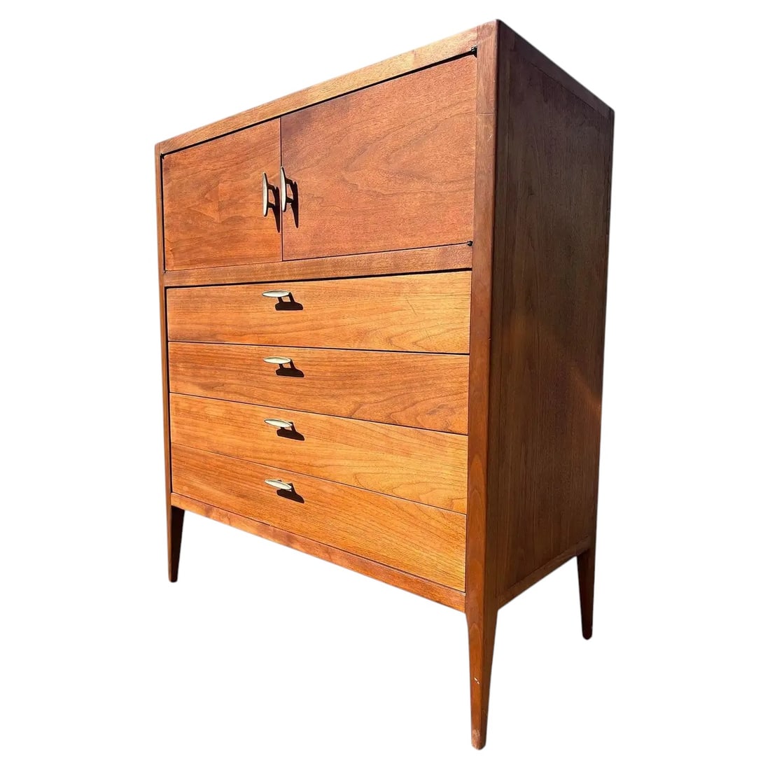 Paul McCobb Style Tall Dresser: A Vintage Modern Paul McCobb Style Tall Dresser Dimensions:42x36x17.5