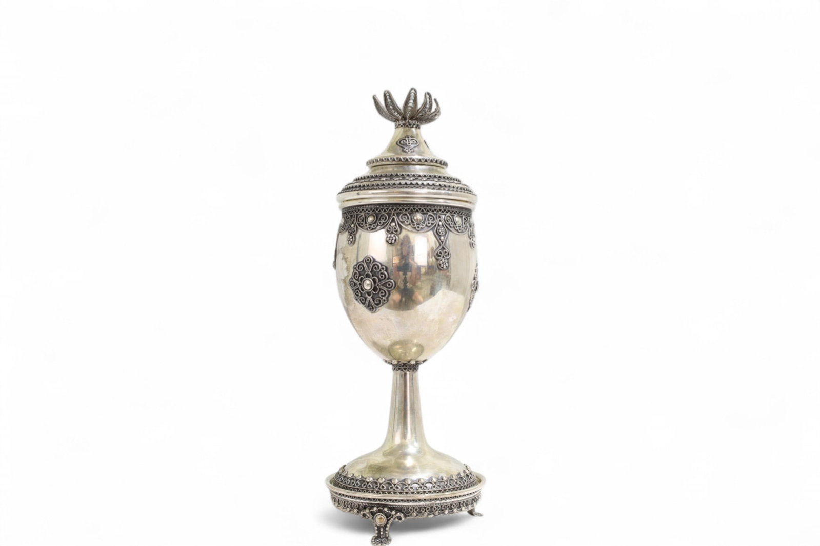 Israeli Sterling Silver Havdalah Jar: An Israeli sterling silver 3 part ( 2 spice wells) Havdalah spice jar Dimensions:9x3